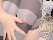嫩妹自拍自摸自慰